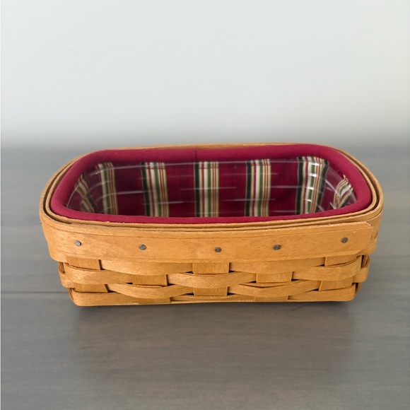 Longaberger 2004 Small Basket With Lining And Plastic Insert 7.5 X 5 X 2.5 Inch - Picture 4 of 12